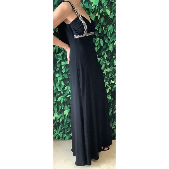 👗 Betsy & Adam Black Gown – Rhinestone Crisscross Waterfall Back– Size 8P - Picture 5 of 8